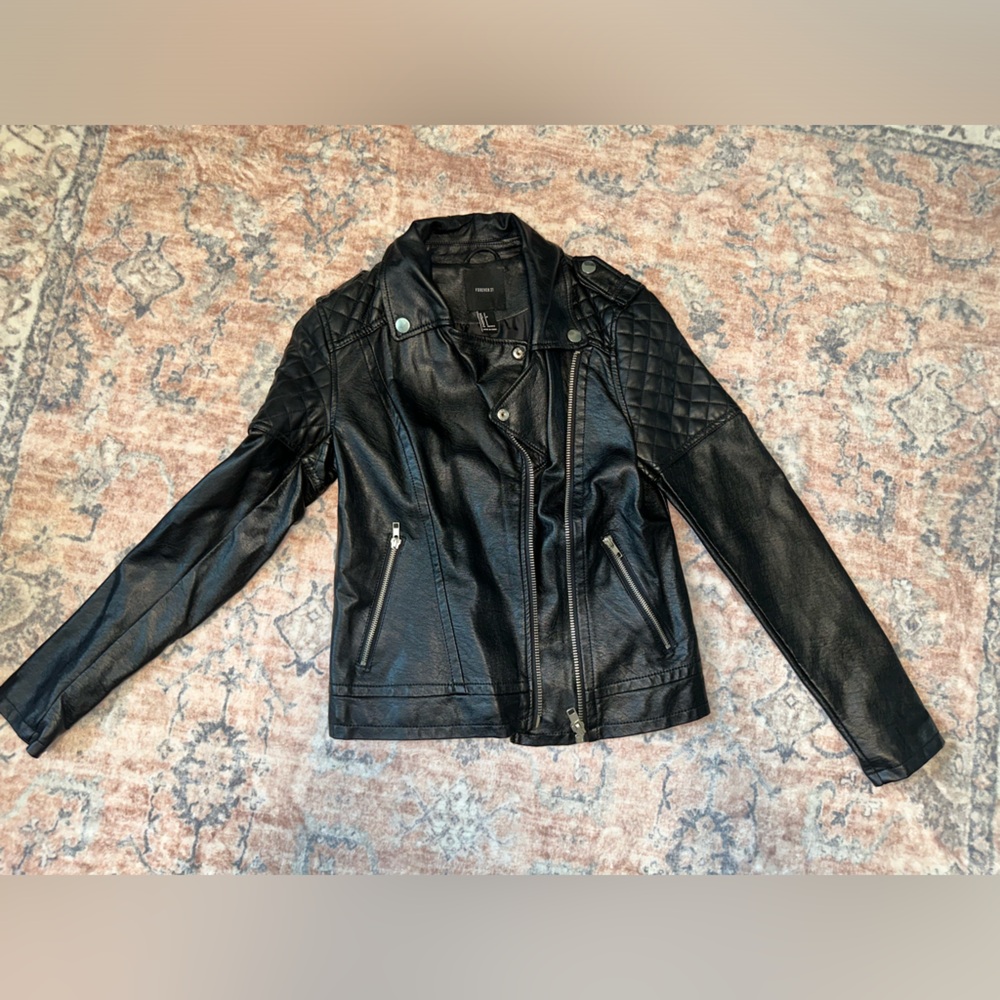 Forever 21 Women’s Black Faux Leather Jacket Size S